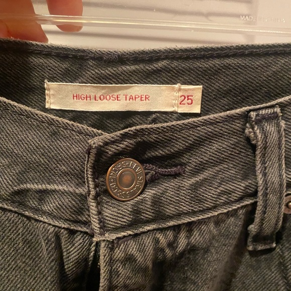 Levi’s high loose tapered jeans. Worn only once - Picture 5 of 6